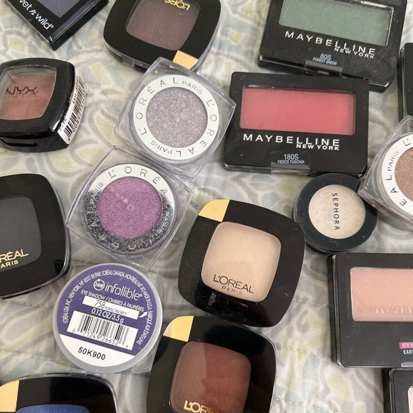 EYESHADOW COLLECTION BUNDLE MUST GO - Picture 4 of 8